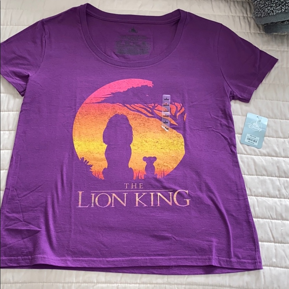 NWT! LADIES LION KING T SHIRT L